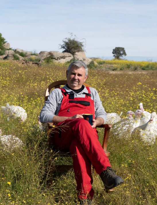 Antonio, responsable de la granja de PavosBio